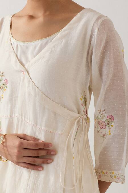 Buy Tatwa White Handloom Chanderi Silk Print Floral Round Block Angarkha And Pant Set Buy_Tatwa_White Handloom Chanderi Silk Print Floral Round Block Angarkha And Pant Set