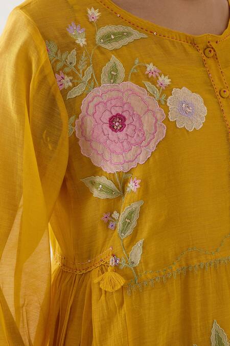 Buy_TATWA_Yellow Handloom Chanderi Silk Embroidered Applique Round Floral Kurta Set 