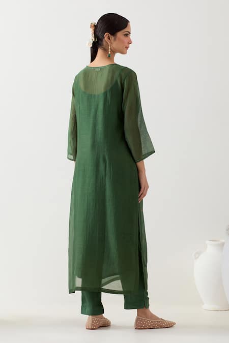 Shop_Tatwa_Green Organza, Muslin, Embroidery Split V-neck Resham Kurta Pant Set _at_Aza_Fashions