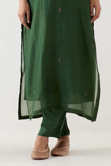 Tatwa_Green Organza, Muslin, Embroidery Split V-neck Resham Kurta Pant Set _Online_at_Aza_Fashions