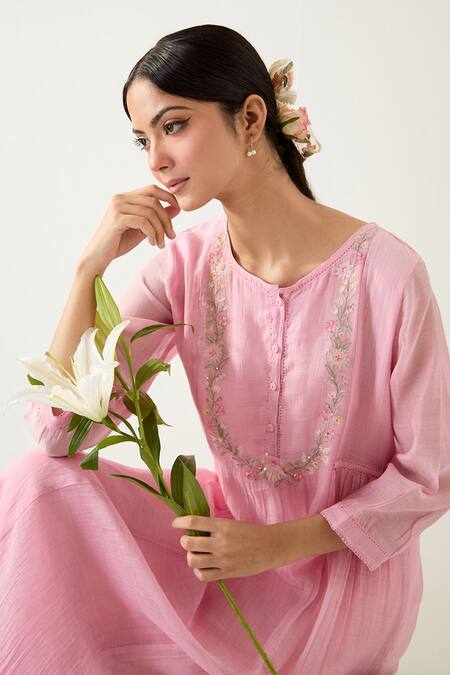 Buy_Tatwa_Pink Handloom Cotton, Muslin Embroidery Round Neck Gathered Camellia Kurta Set 