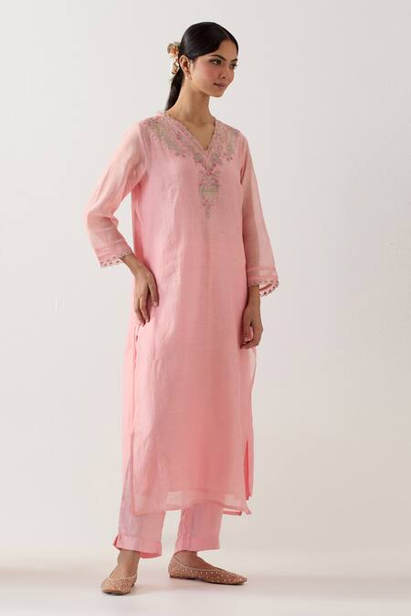Buy_Tatwa_Pink Handloom Cotton, Muslin, Silk Embroidery V-neck Songbird Hand Kurta Set _Online_at_Aza_Fashions