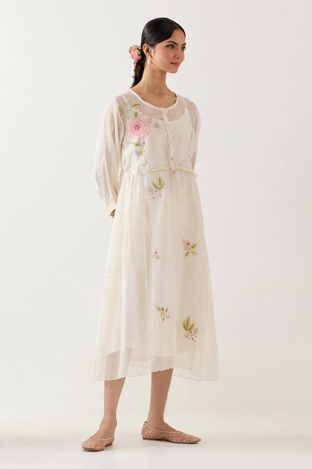 Shop_TATWA_White Handloom Chanderi Silk Embroidered Resham Round Floral Appliqued Kurta _at_Aza_Fashions