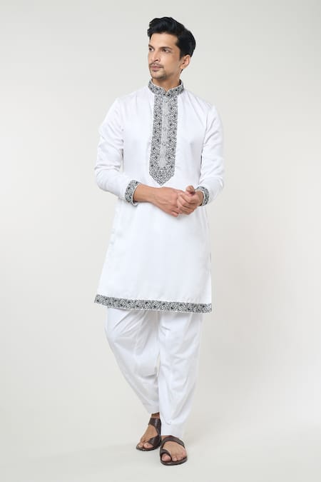 RNG Safawala White Cotton Silk Embroidery Thread Floral Placket Kurta Set 