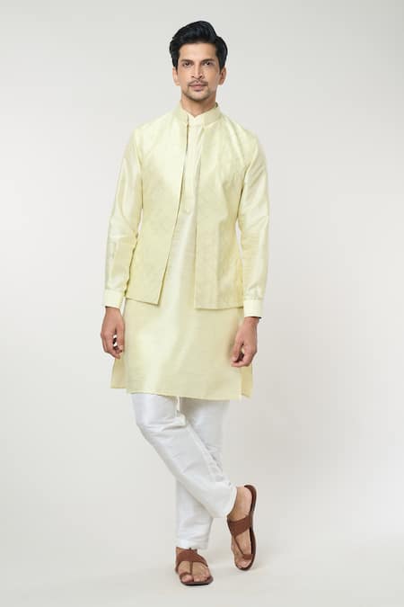 RNG Safawala Pintuck Bundi & Kurta Set 