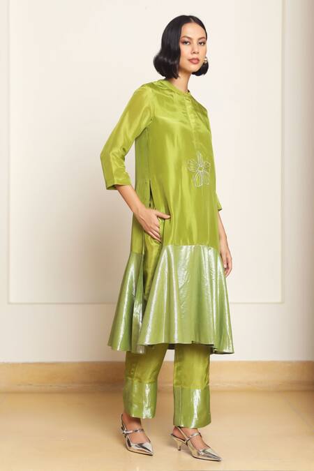 Buy Kanelle Green Silk, Cotton Embroidery Mandarin Collar Lila Patch Front Tunic With Pant Online at Aza Fashions Buy_Kanelle_Green Silk, Cotton Embroidery Mandarin Collar Lila Patch Front Tunic With Pant_Online_at_Aza_Fashions