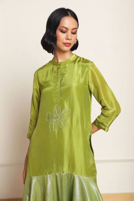 Kanelle Green Silk, Cotton Embroidery Mandarin Collar Lila Patch Front Tunic With Pant at Aza Fashions Kanelle_Green Silk, Cotton Embroidery Mandarin Collar Lila Patch Front Tunic With Pant_at_Aza_Fashions