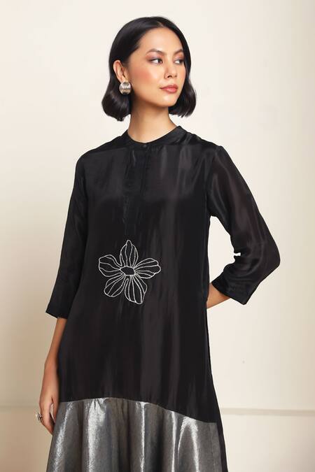 Kanelle Black Cotton, Silk Embroidery, Lila Floral Patch Work Detailed Tunic With Pant at Aza Fashions Kanelle_Black Cotton, Silk Embroidery, Lila Floral Patch Work Detailed Tunic With Pant_at_Aza_Fashions