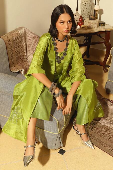 Buy_Kanelle_Green Silk Embroidery Scoop Neck Elea Floral Front Cape With Pant Set