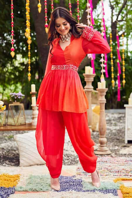 Swish By Dolcy And Simran Crystals Embroidered Ombre Peplum Kurta With Dhoti Pant 