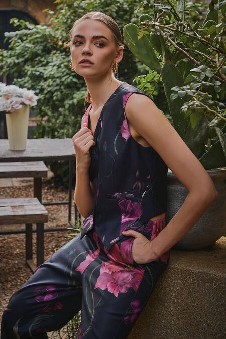Shop House Of Fett Black Twill Embroidery V-neck Jenny Floral Print Waistcoat And Pant Set Online at Aza Fashions Shop_House Of Fett_Black Twill Embroidery V-neck Jenny Floral Print Waistcoat And Pant Set _Online_at_Aza_Fashions