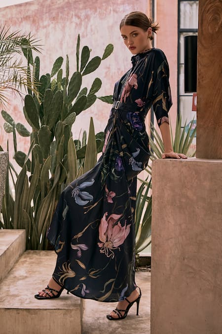 Buy_House Of Fett_Black Silk Satin Buckles Mandarin Collar Waldorf Printed Pleated Gown With Belt _Online_at_Aza_Fashions