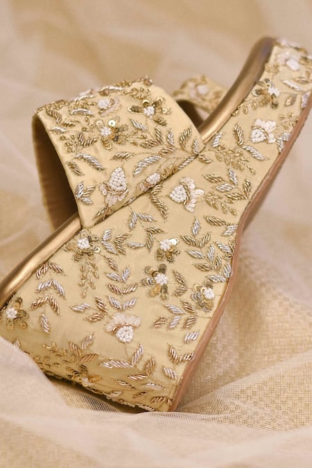 Buy_Around Always_Gold Cut Work, Sequins Eve Embroidered Kolhapuri Wedges _Online_at_Aza_Fashions