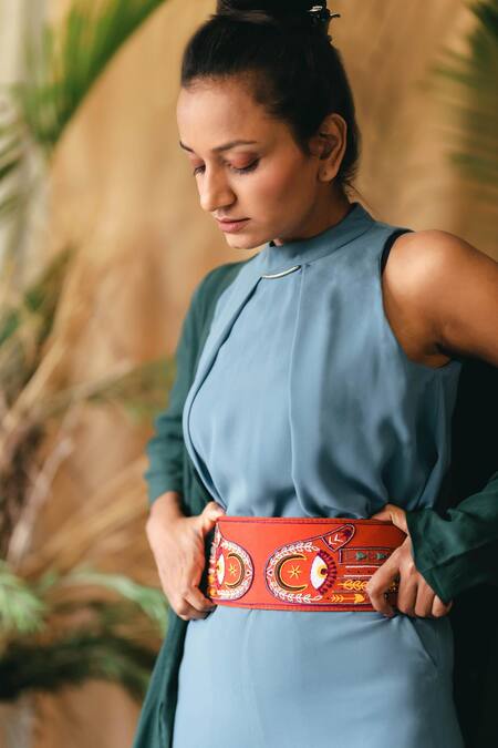 Buy_Krutiarts_Red Silk Thread Hide And Seek Hamsa Embroidered Belt _Online_at_Aza_Fashions