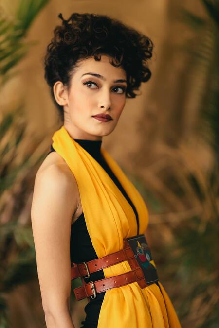 Buy_Krutiarts_Grey Silk Thread Monopoly Sparrow Embroidered Belt _Online_at_Aza_Fashions