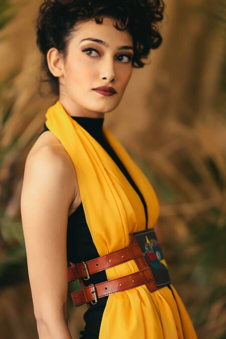 Krutiarts Grey Thread Monopoly Sparrow Embroidered Belt Online at Aza Fashions Krutiarts_Grey Thread Monopoly Sparrow Embroidered Belt _Online_at_Aza_Fashions