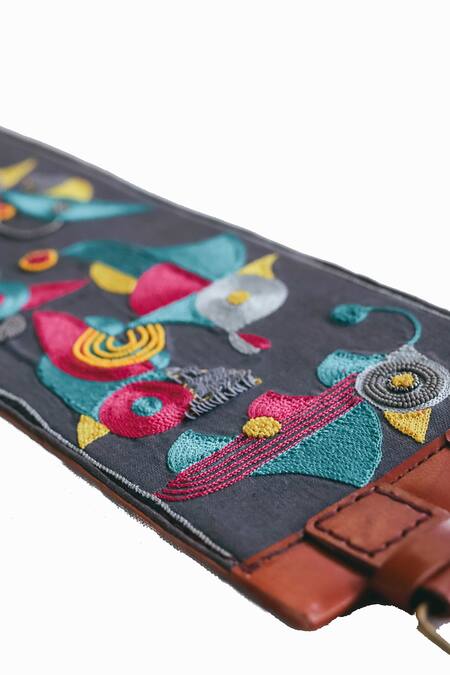 Buy Krutiarts Grey Thread Monopoly Sparrow Embroidered Belt Buy_Krutiarts_Grey Thread Monopoly Sparrow Embroidered Belt