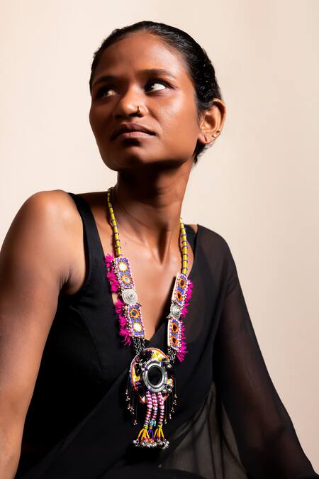 Buy Krutiarts Off White Dhaandhdu Mirror Embellished Pendant Necklace Online at Aza Fashions Buy_Krutiarts_Off White Dhaandhdu Mirror Embellished Pendant Necklace _Online_at_Aza_Fashions