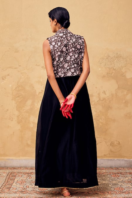 Shop Kharakapas Black Chanderi Gota Patti, Lace Halter Neck Embroidered Dress at Aza Fashions Shop_Kharakapas_Black Chanderi Gota Patti, Lace Halter Neck Embroidered Dress _at_Aza_Fashions