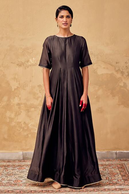 Kharakapas_Grey Chanderi Gota Patti Round Neck Embellished Box Fit Jumpsuit _Online_at_Aza_Fashions