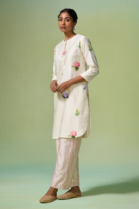 Dressfolk_Ivory Chanderi Embroidery Round Neck Floral Print Kurta Set_at_Aza_Fashions