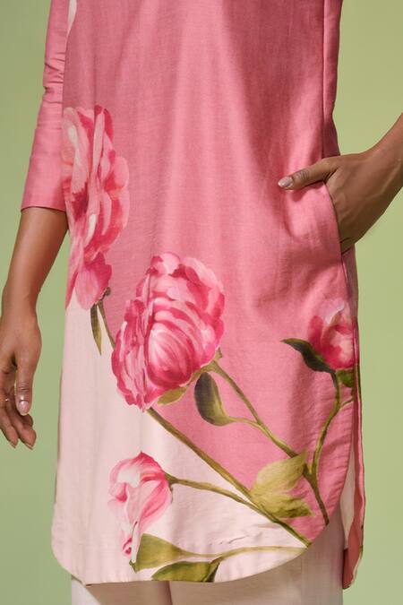 Dressfolk_Pink Chanderi Embroidery Round Neck Floral Print Kurta Set_at_Aza_Fashions