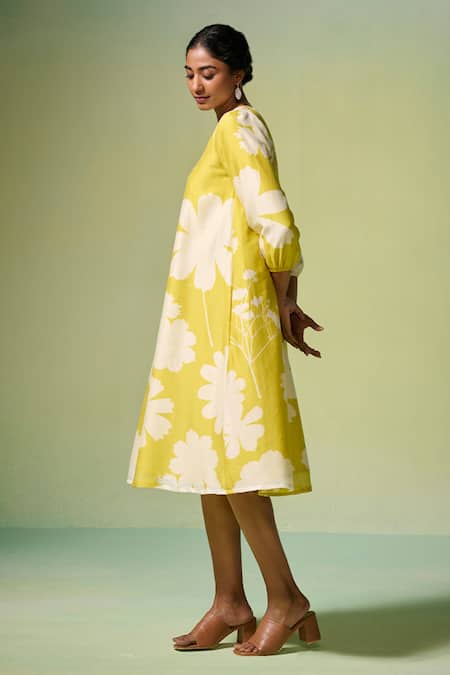 Buy_Dressfolk_Yellow Chanderi V-neck Komal Floral Pattern Dress _Online_at_Aza_Fashions