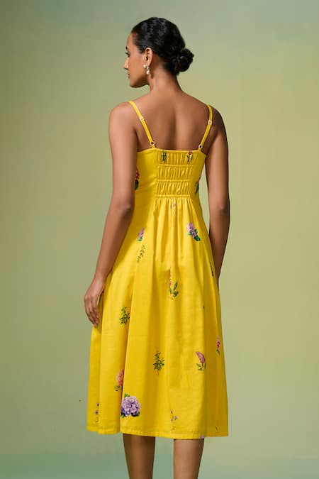 Shop Dressfolk Yellow Chanderi Embroidery Sweetheart Neck Floral Midi Dress at Aza Fashions Shop_Dressfolk_Yellow Chanderi Embroidery Sweetheart Neck Floral Midi Dress_at_Aza_Fashions
