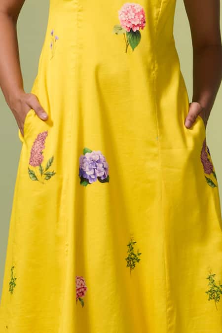 Shop Dressfolk Yellow Chanderi Embroidery Sweetheart Neck Floral Midi Dress Shop_Dressfolk_Yellow Chanderi Embroidery Sweetheart Neck Floral Midi Dress