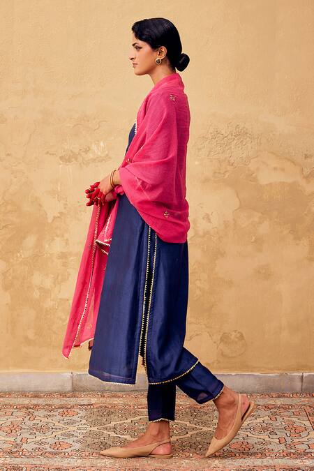 Kharakapas Pink Kota Doria, Cotton Patti, Lace Pakeezah Doriya Embroidered Dupatta Online at Aza Fashions Kharakapas_Pink Kota Doria, Cotton Patti, Lace Pakeezah Doriya Embroidered Dupatta _Online_at_Aza_Fashions