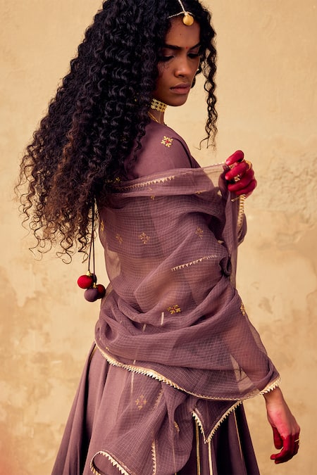 Buy_Kharakapas_Wine Kota Doria Embroidery, Patti, Lace Saanjh Dupatta _Online_at_Aza_Fashions