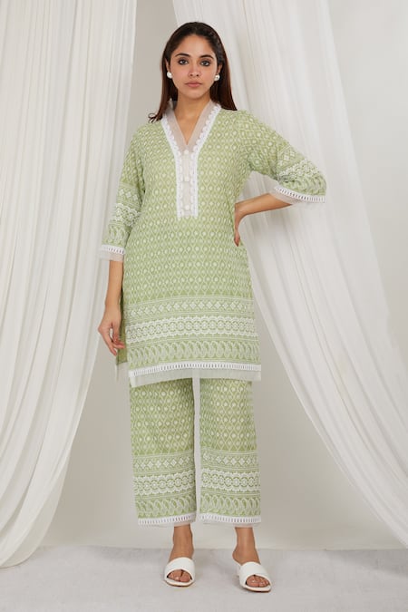 Label Muslin Green Cotton Lace V-neck Avocado Embroidered Kurta With Pant 