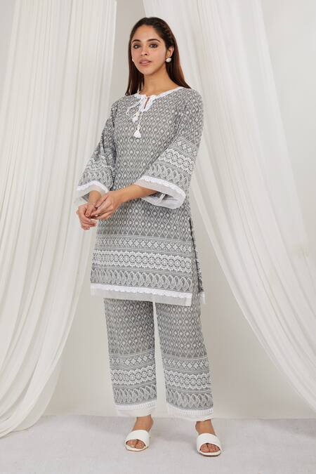 Buy Label Muslin Grey Cotton Embroidery, Lace Thread Kurta Set Online at Aza Fashions Buy_Label Muslin_Grey Cotton Embroidery, Lace Thread Kurta Set _Online_at_Aza_Fashions