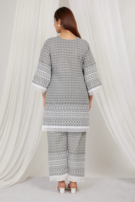 Shop Label Muslin Grey Cotton Embroidery, Lace Thread Kurta Set at Aza Fashions Shop_Label Muslin_Grey Cotton Embroidery, Lace Thread Kurta Set _at_Aza_Fashions