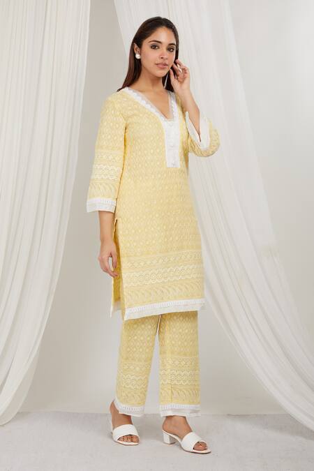 Label Muslin Yellow Cotton Lace, Embroidery V-neck Scalloped Kurta With Pant at Aza Fashions Label Muslin_Yellow Cotton Lace, Embroidery V-neck Scalloped Kurta With Pant _at_Aza_Fashions