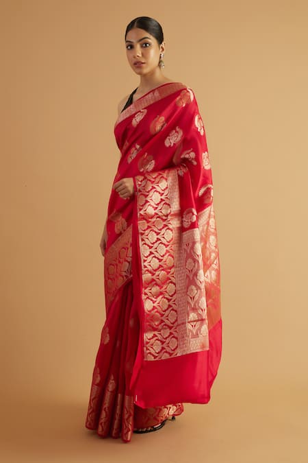 Buy Neitri Red Brocade, Silk Zari Gayatri Handwoven Saree Online at Aza Fashions Buy_Neitri_Red Brocade, Silk Zari Gayatri Handwoven Saree _Online_at_Aza_Fashions
