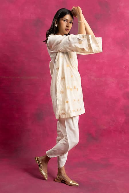 Neitri_White Chiffon Collared Prakrit Butterfly Motif Kurta And Tulip Pant Set _Online_at_Aza_Fashions