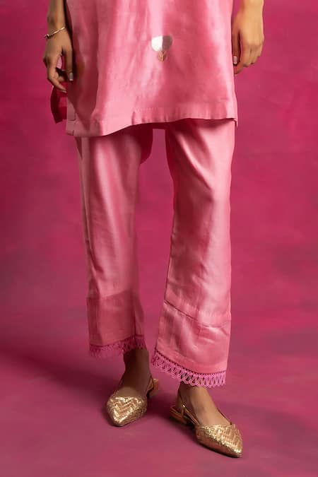 Neitri_Pink Chiffon, Silk Embroidery V-neck Sajgaar Kurta And Pant Set _Online_at_Aza_Fashions