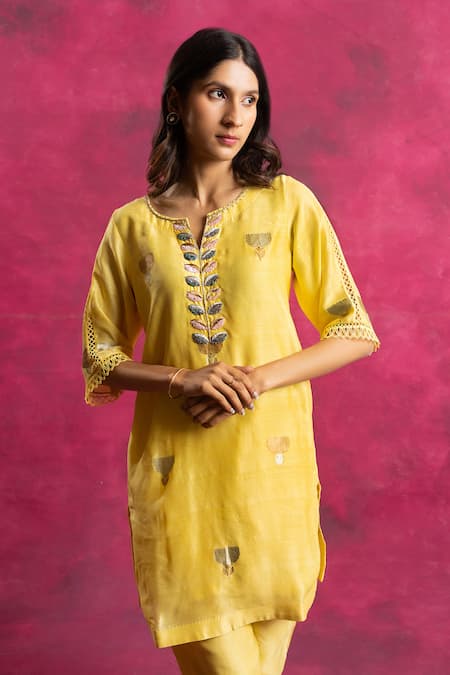 Buy_Neitri_Yellow Chiffon, Silk Embroidery V-neck Sajgaar Lotus Motif Kurta And Pant Set _Online_at_Aza_Fashions