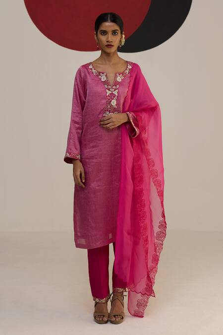 Neitri_Fuchsia Tissue Embroidery Split V-neck Kamalika Floral Kurta Pant Set _Online_at_Aza_Fashions