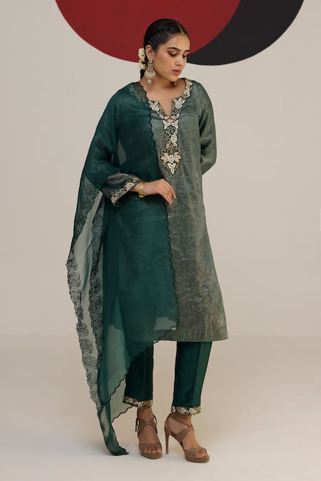 Neitri Madhubala Zari Embroidered Kurta Pant Set 