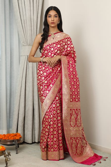 Neitri Mallika Floral Vine Woven Banarasi Saree 