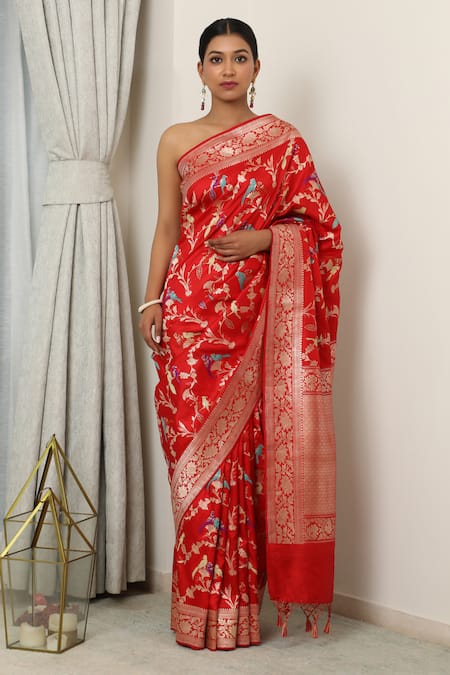 Neitri Rudr Zari Floral Vine Woven Banarasi Saree 