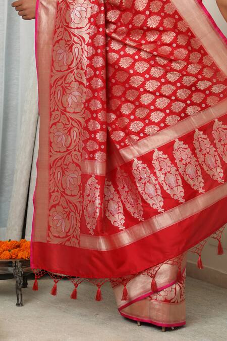 Neitri_Red Silk Zari Padma Woven Floral Butti Banarasi Saree_Online_at_Aza_Fashions