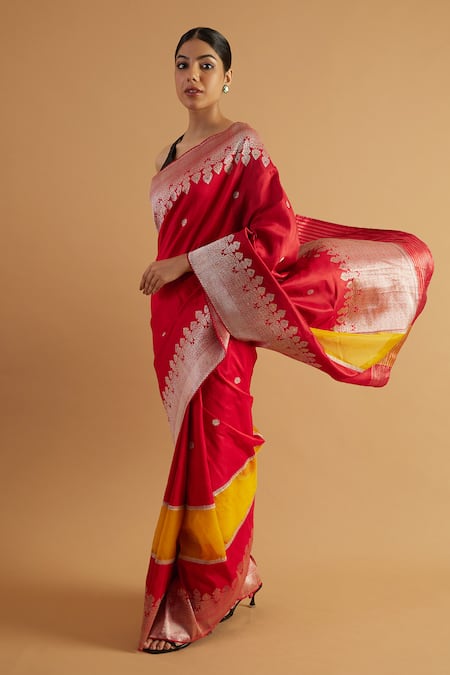 Neitri Rekha Floral Checkered Border Banarasi Saree