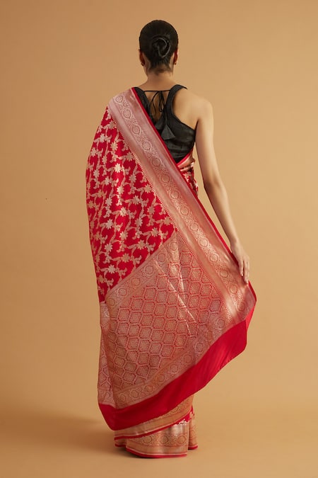 Neitri Reva Floral Blossom Woven Banarasi Saree 