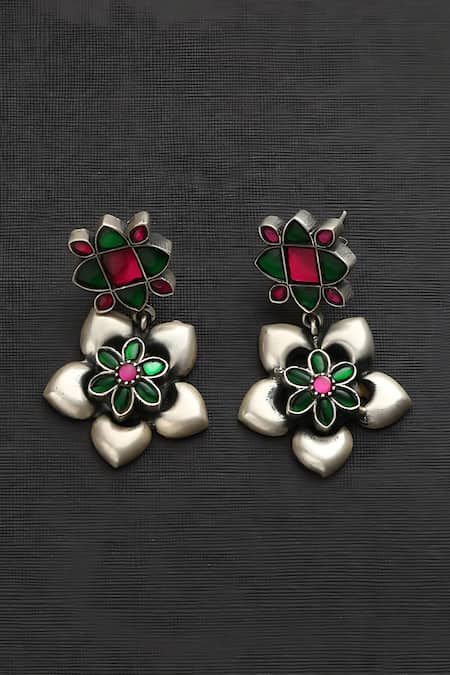 Mero Jewellery Flower Bud Kundan Studded Earrings 