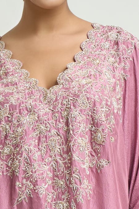 Mrunalini Rao_Pink Embroidery Scoop Neck Floral Kurta And Pant Set _at_Aza_Fashions