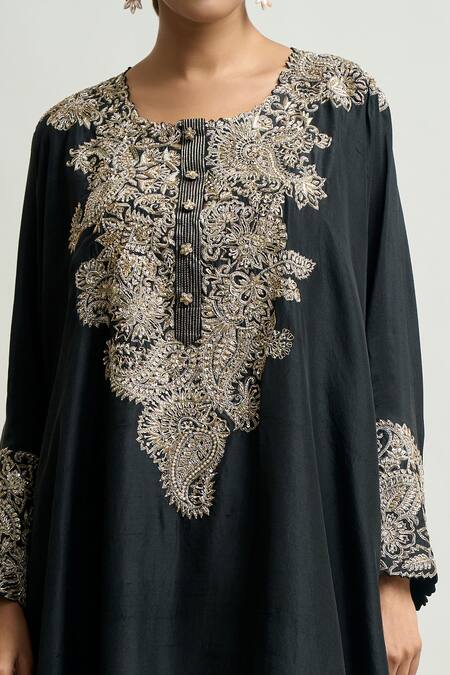Mrunalini Rao Black Embroidery Round Neck Paisley Kaftan And Pant Set at Aza Fashions Mrunalini Rao_Black Embroidery Round Neck Paisley Kaftan And Pant Set_at_Aza_Fashions