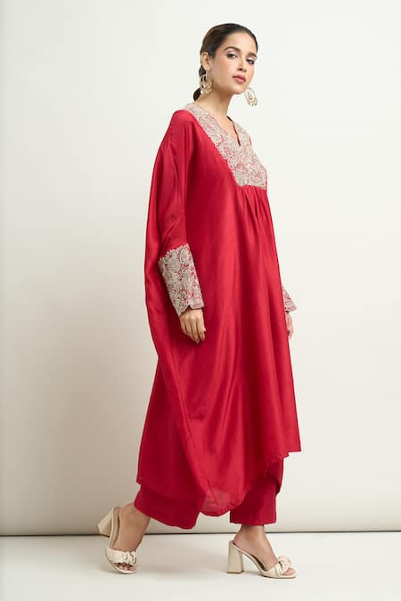 Mrunalini Rao_Red Zari Scoop Neck Zardozi Embroidered Kaftan And Pant Set _Online_at_Aza_Fashions